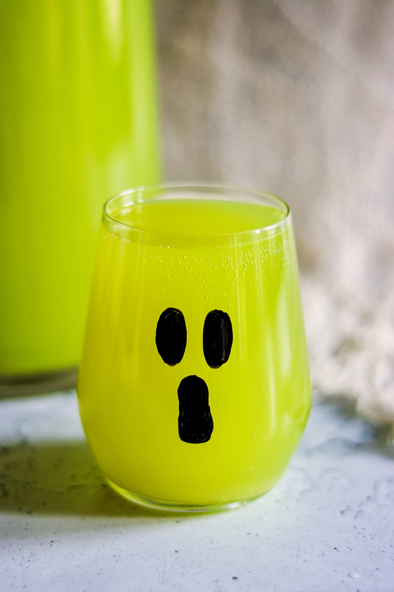 simple Halloween mocktails: easy ghost mocktail recipe