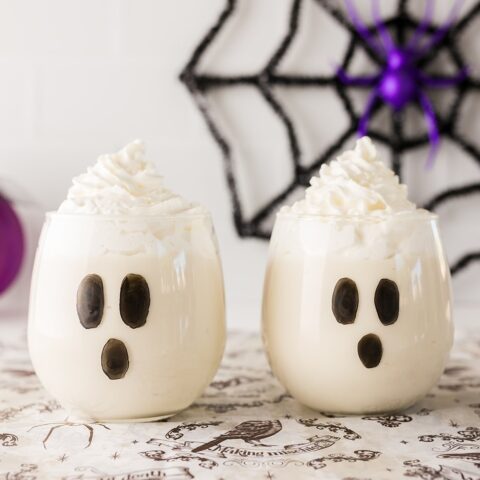 Halloween Ghost Pudding Cups (Halloween pudding cup ideas)