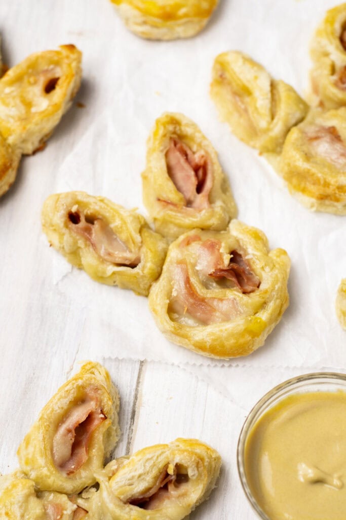 Easter bunny breakfast ideas: Easter bunny rolls