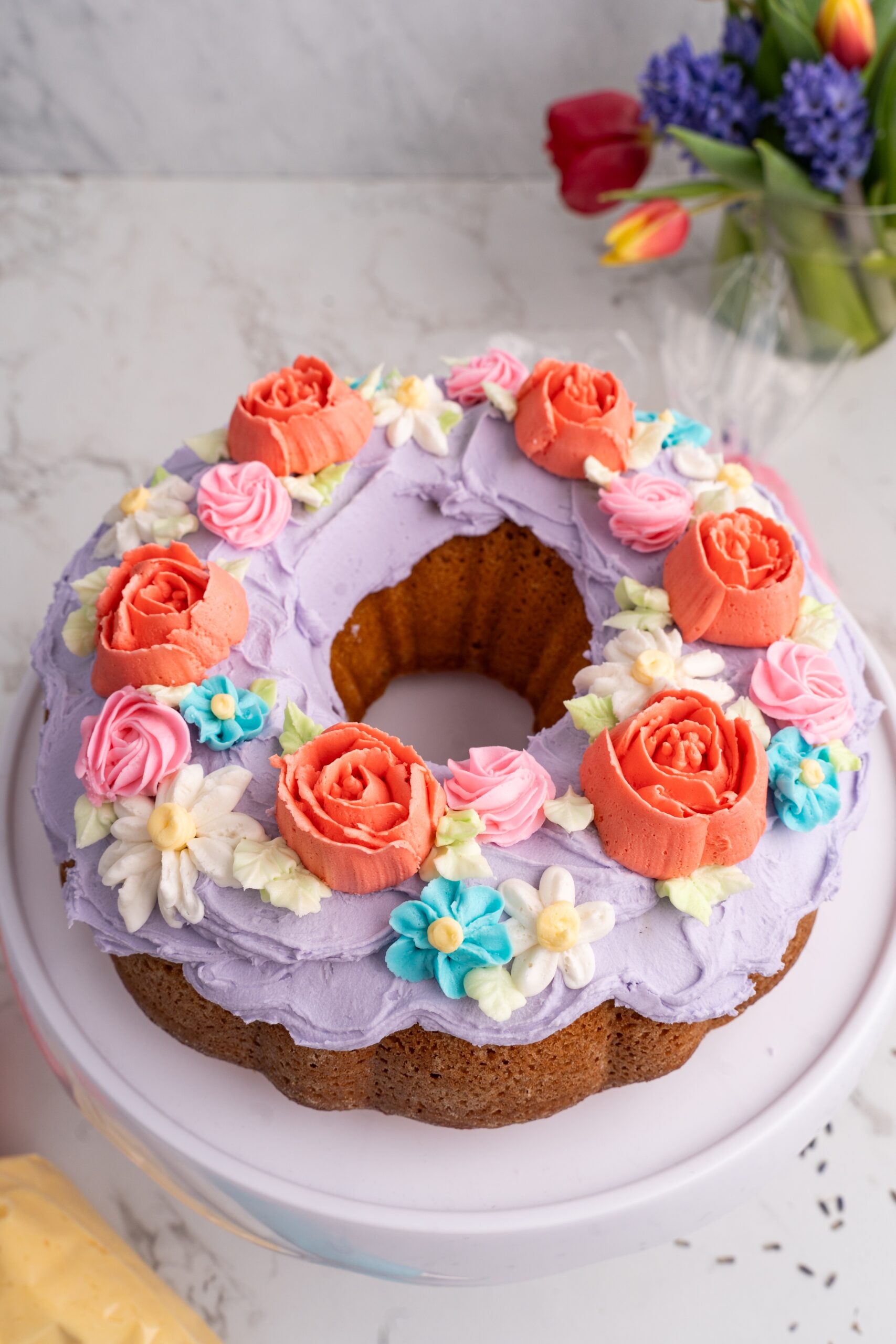 vanilla lavender cake with buttercream flowers