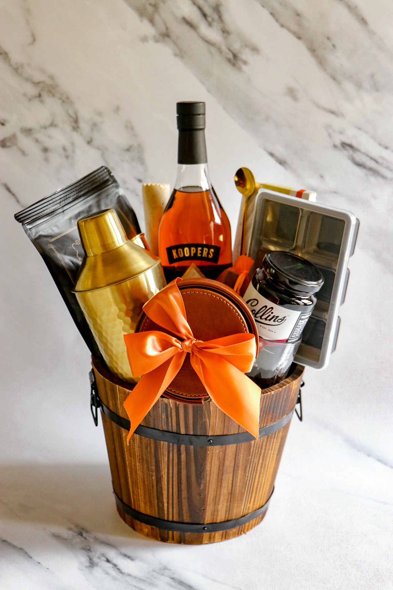 Father's Day gift basket: DIY Whiskey Gift Basket