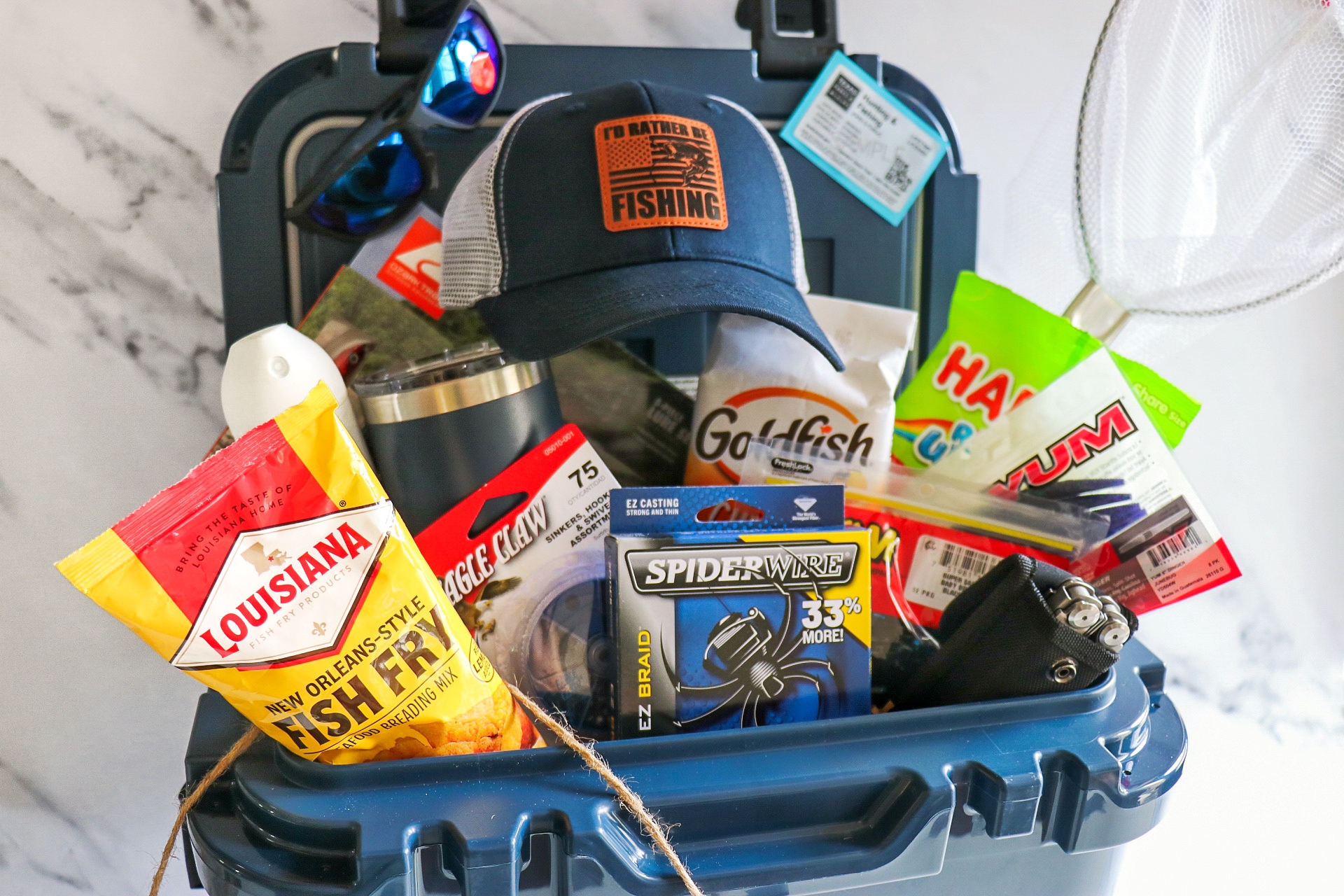 gift ideas for fishermen: gift basket for fishermen