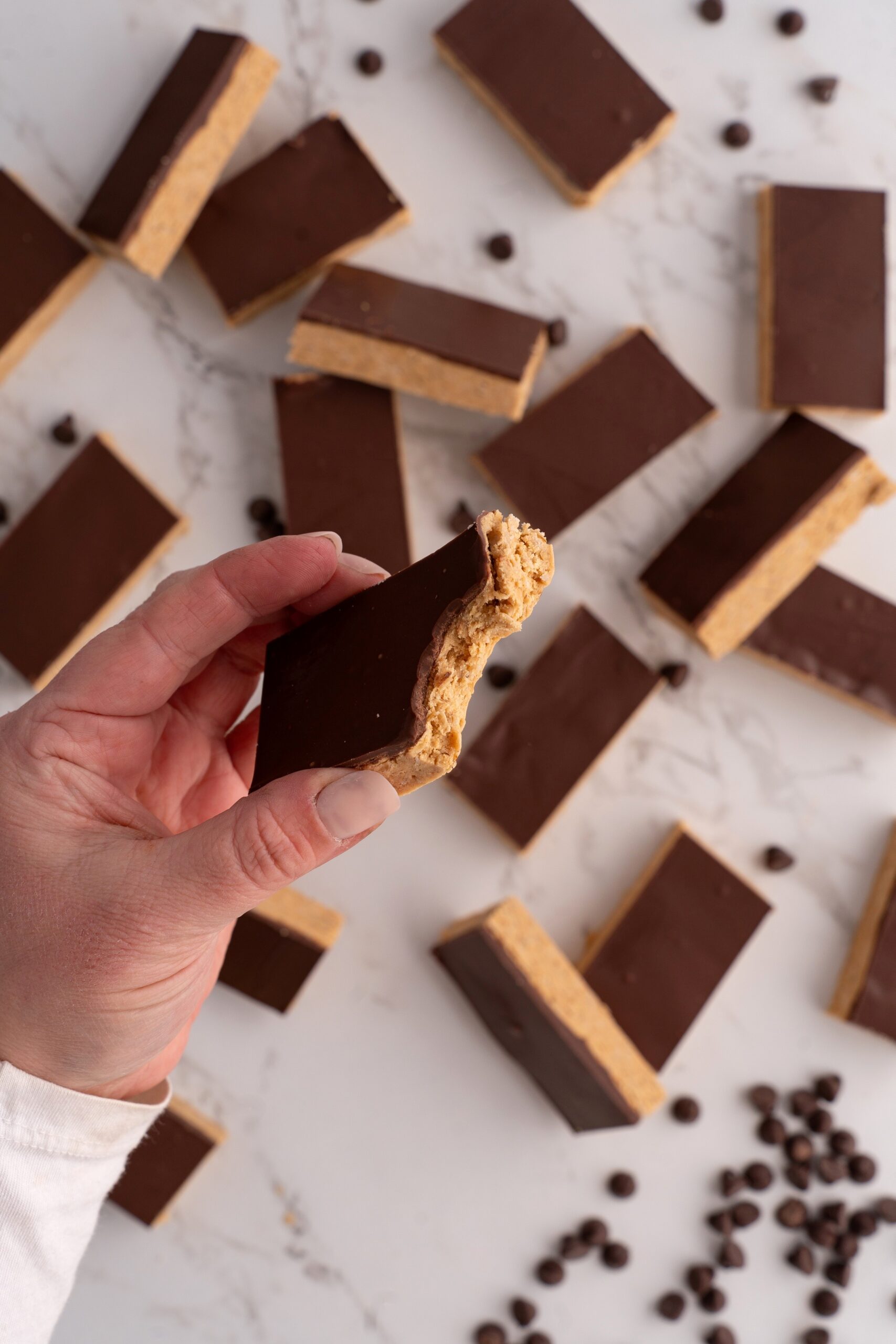 No-Bake Protein Bars recipe (homemade protein bars with peanut butter and oats)