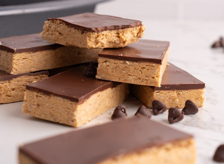 No-Bake Protein Bars recipe (homemade protein bars with peanut butter and oats)