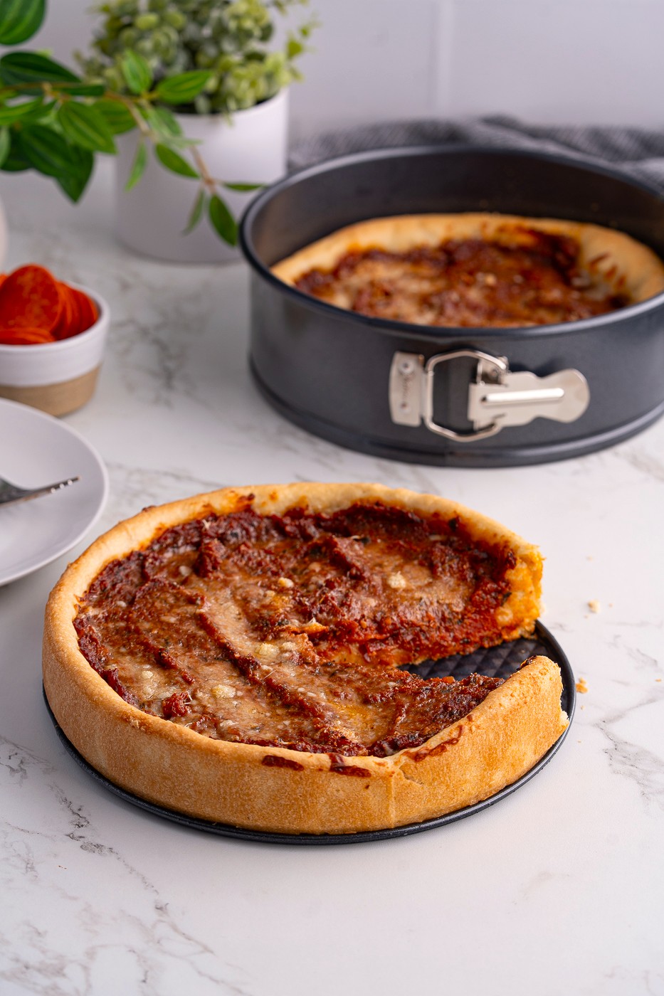 deep dish pizza recipe Chicago style (deep dish pizza in springform pan)