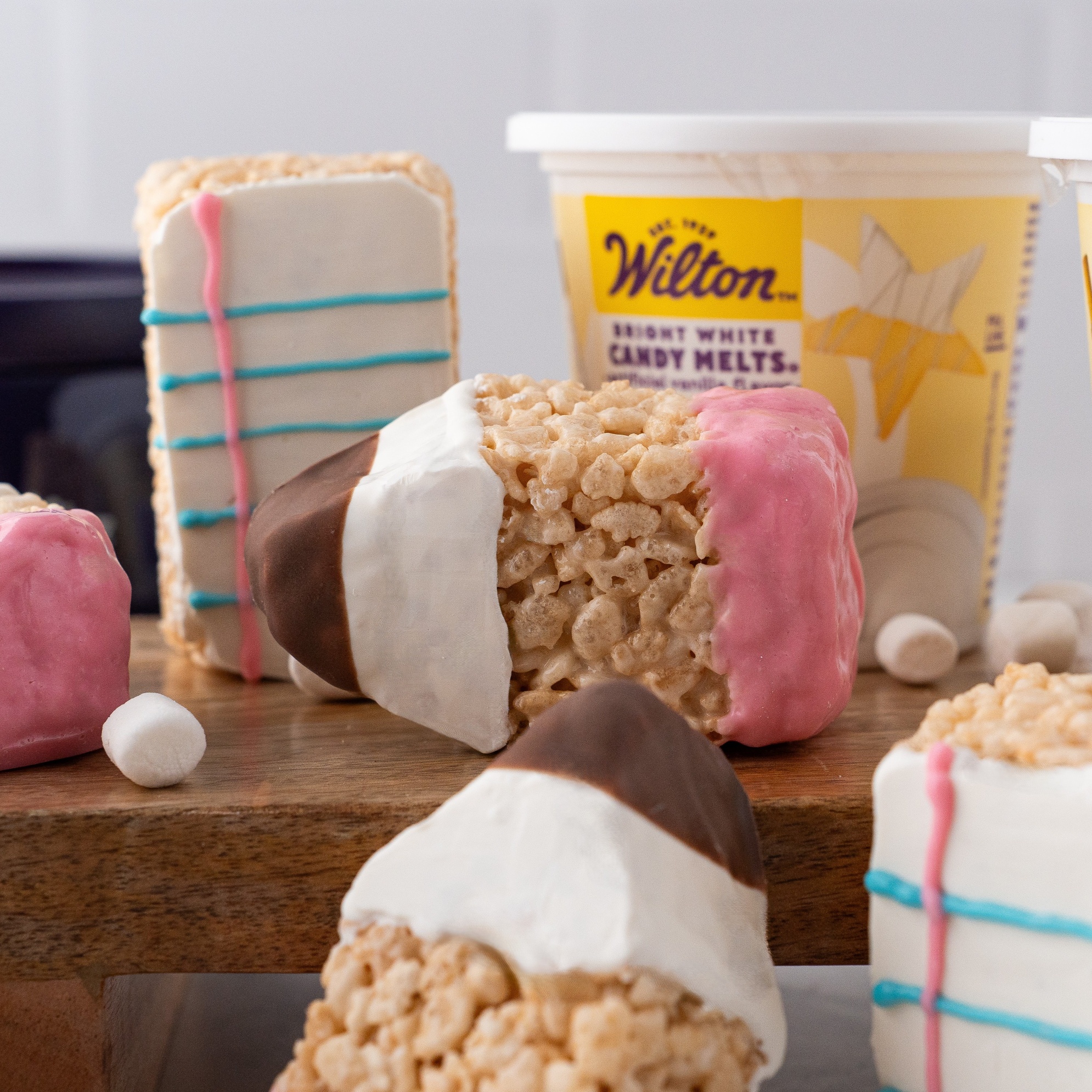 school themed treats for back to school: Paper and Pencil Cereal Treats