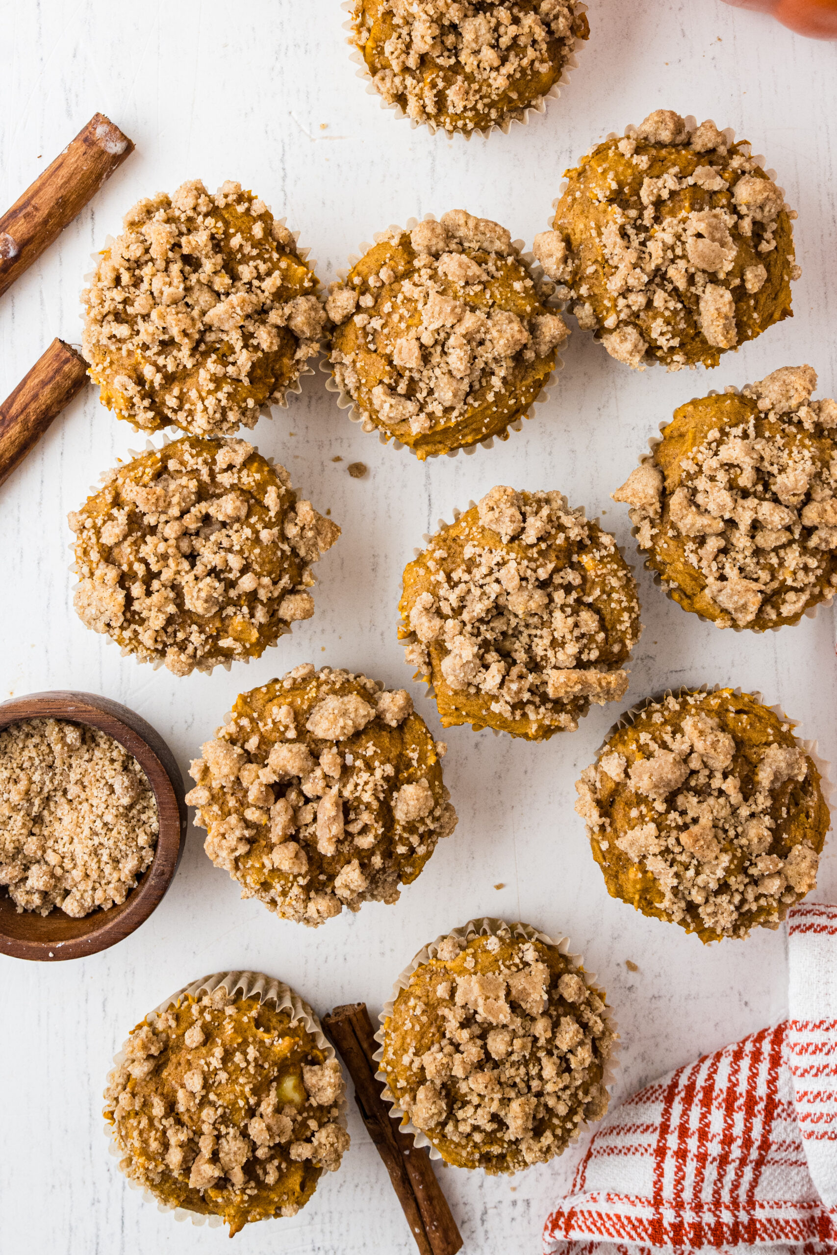 pumpkin spice cream cheese muffins