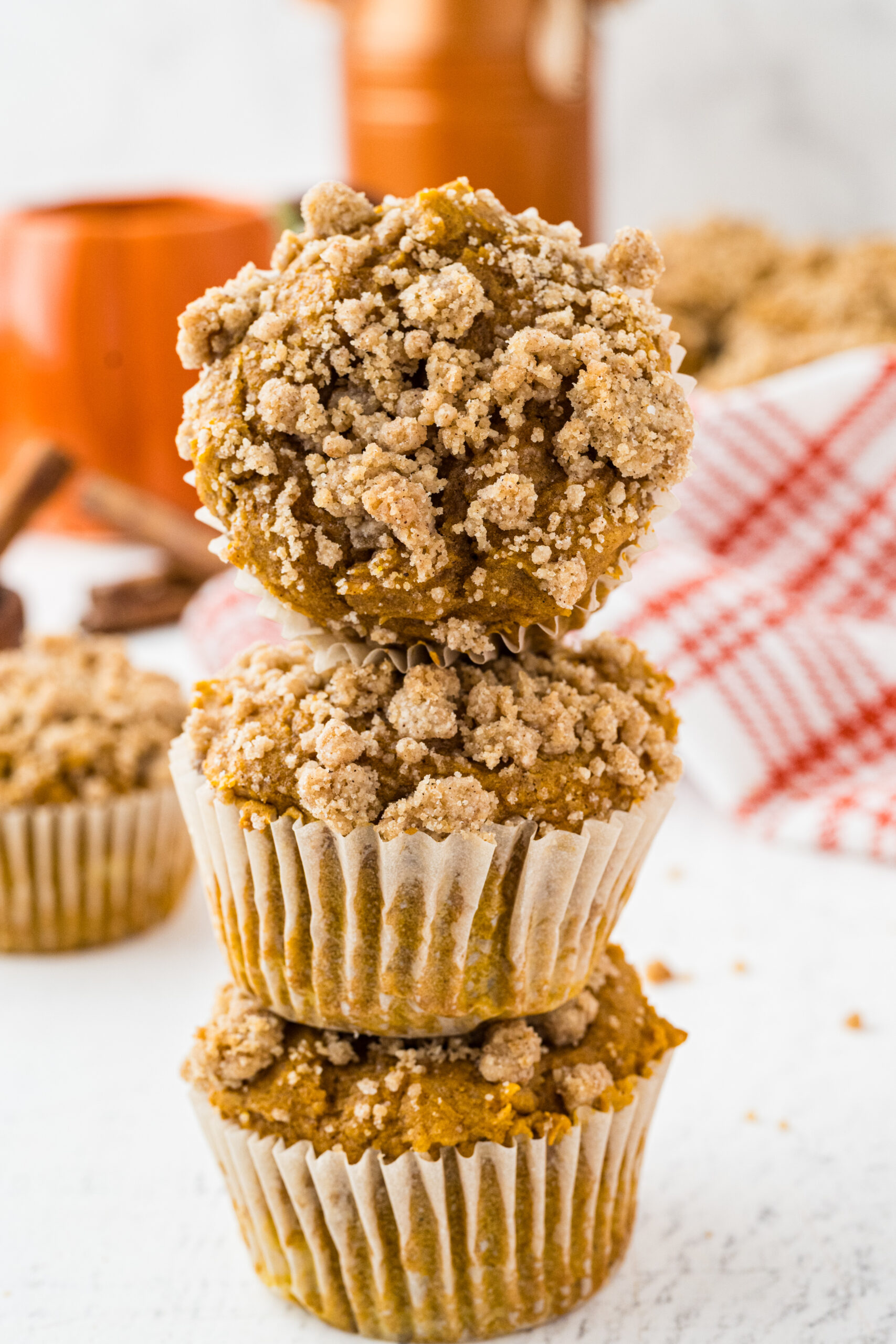 pumpkin muffins with streusel topping