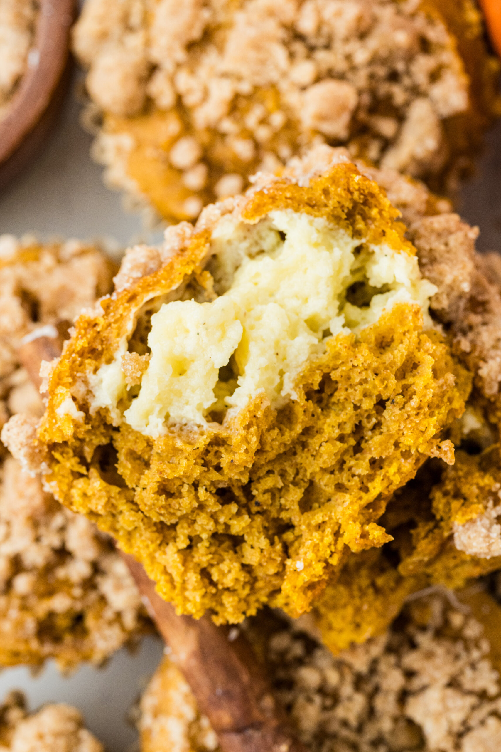 Pumpkin Cheesecake Muffins (pumpkin spice cream cheese muffins)