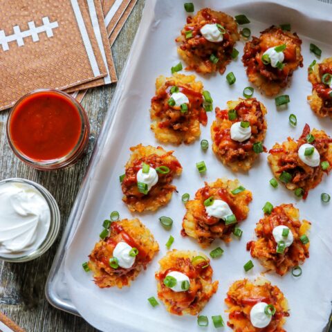 Loaded Smashed Tater Tots with Pulled Pork (easy tater tot appetizers)