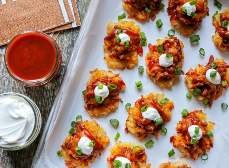 Loaded Smashed Tater Tots with Pulled Pork (easy tater tot appetizers)