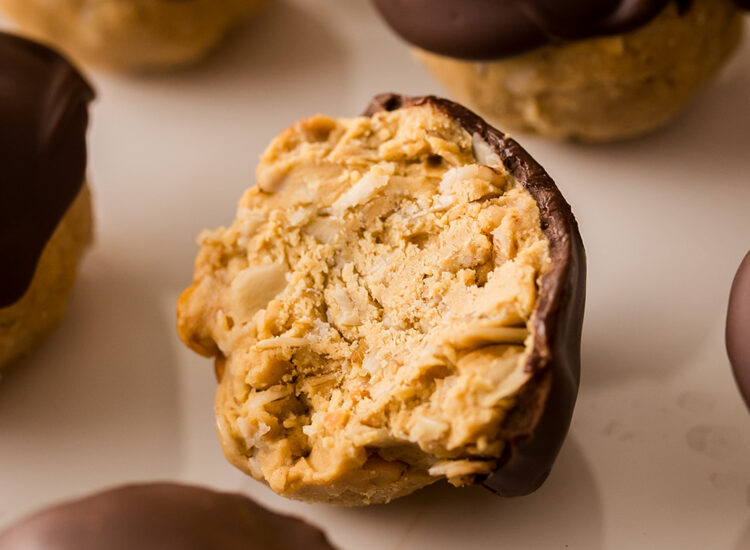 No-Bake Chocolate Peanut Butter Oats Protein Balls