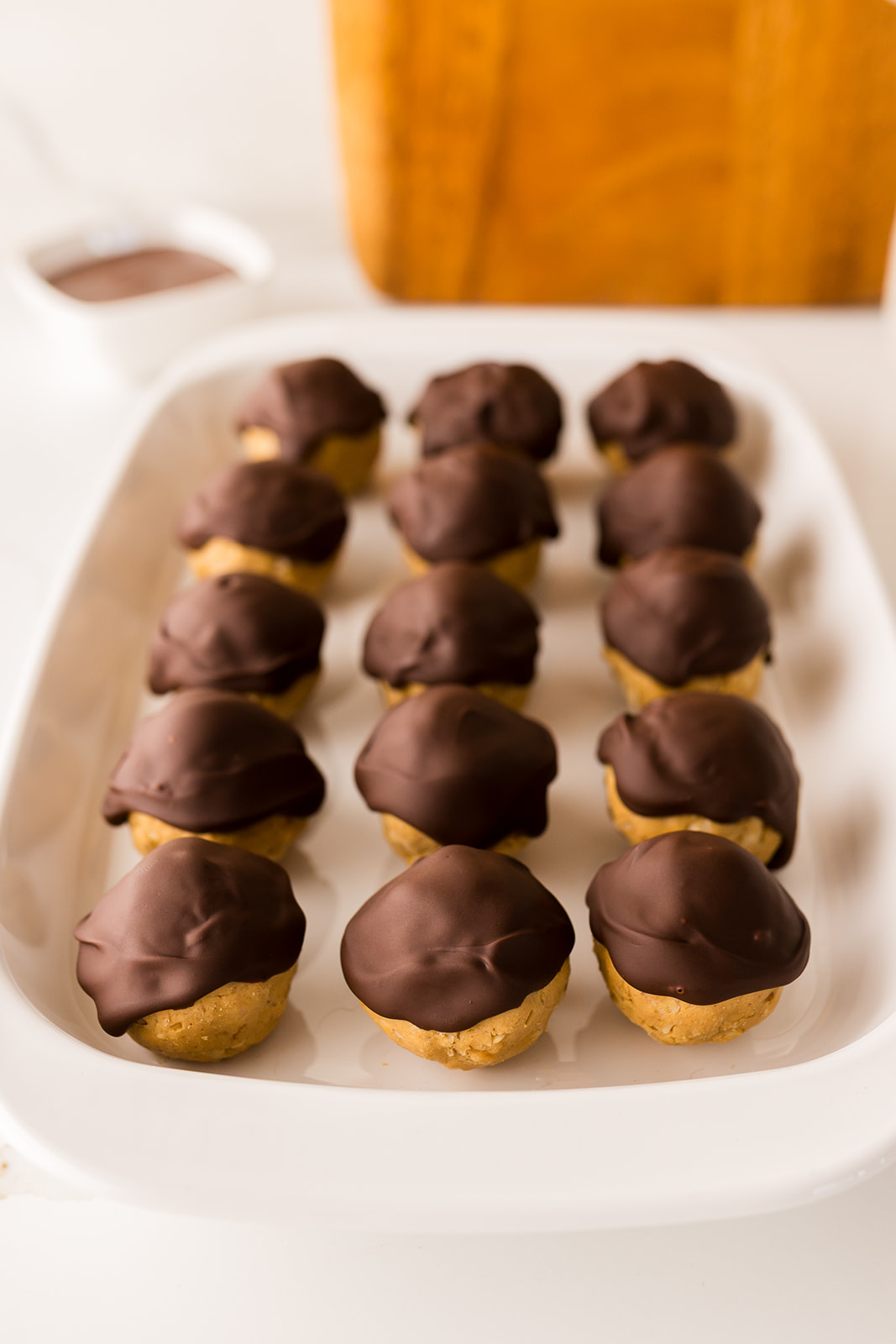 peanut butter protein balls with oats (protein balls peanut butter oats honey chocolate chips)