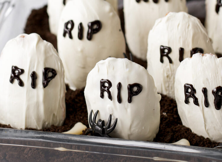 Gravestone Halloween Madeleines (easy Halloween treats)